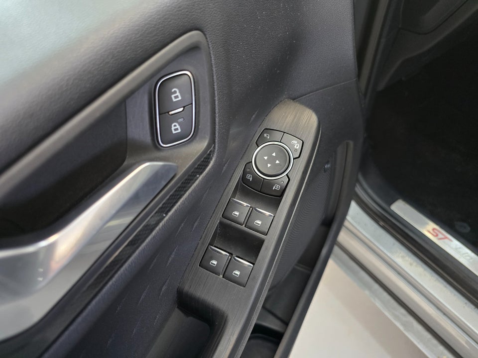 Ford Kuga 2,5 PHEV ST-Line X CVT 5d