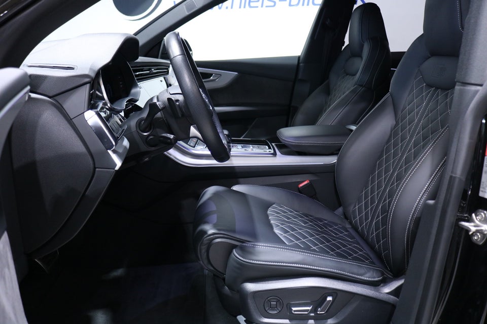 Audi Q8 50 TDi S-line quattro Tiptr. 5d