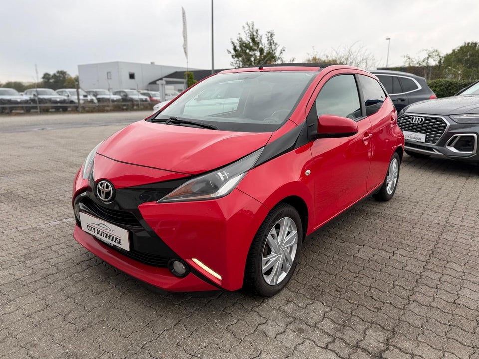 Toyota Aygo 1,0 VVT-i x-wave Sky 5d