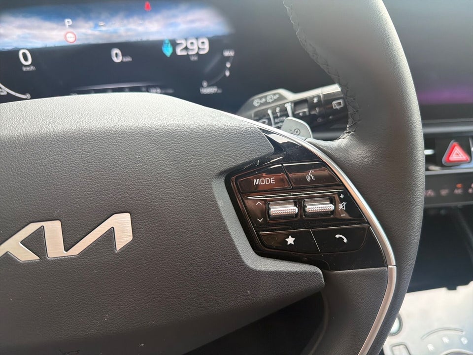 Kia Niro 64 EV Premium 5d