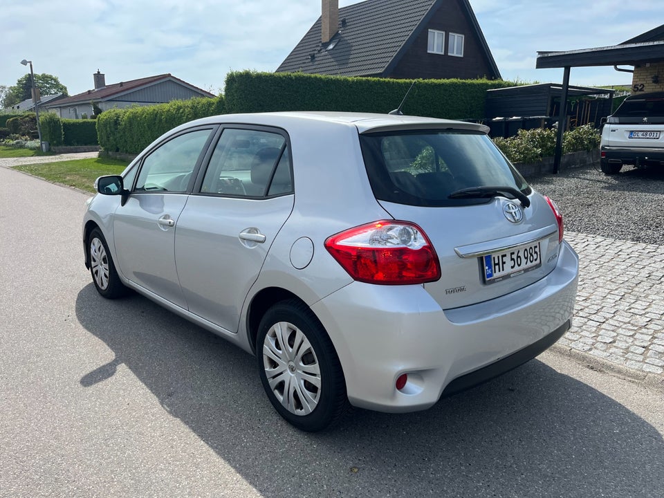 Toyota Auris 1,6 T2 5d