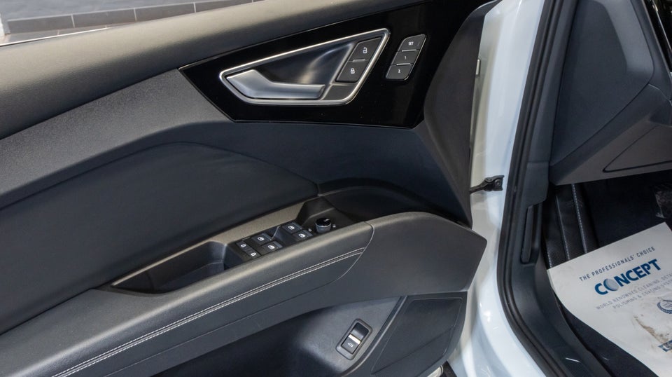 Audi Q4 e-tron 40 S-line 5d