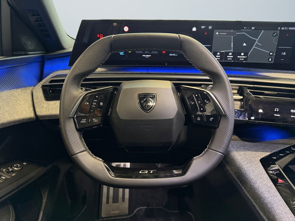 Peugeot e-3008 77 GT Pack 5d