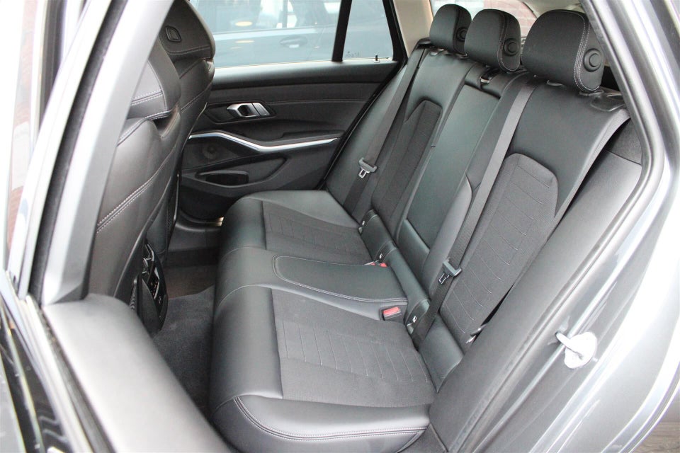 BMW 330e 2,0 Touring Sport Line aut. 5d