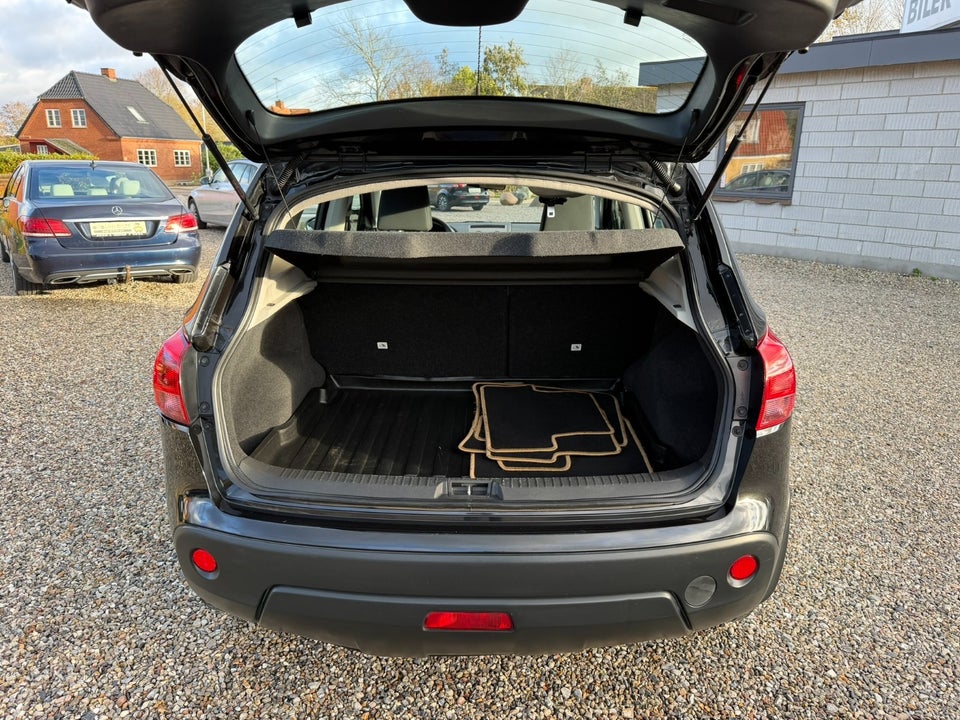 Nissan Qashqai 1,6 Acenta 5d