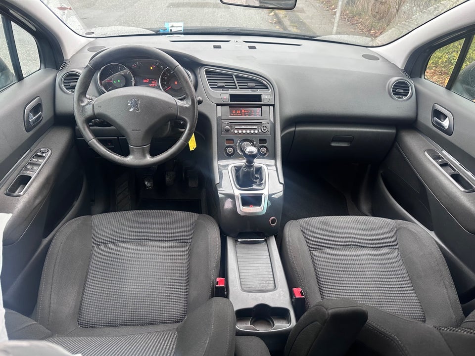 Peugeot 5008 1,6 HDi 110 Premium 7prs 5d