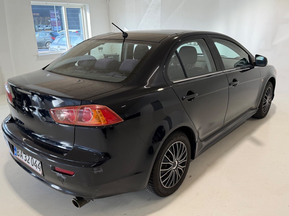 Mitsubishi Lancer 1,8 Intense SportSedan CVT 4d