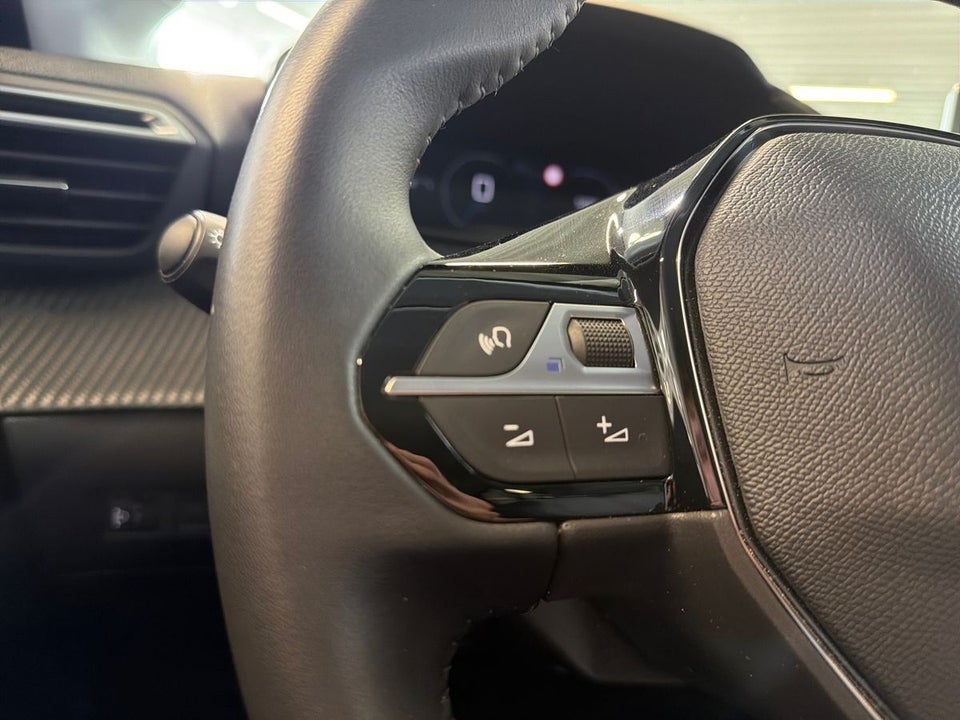 Peugeot 208 1,2 PureTech 100 Allure+ 5d
