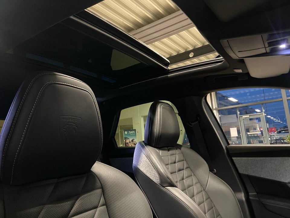 Peugeot e-3008 77 GT Pack 5d