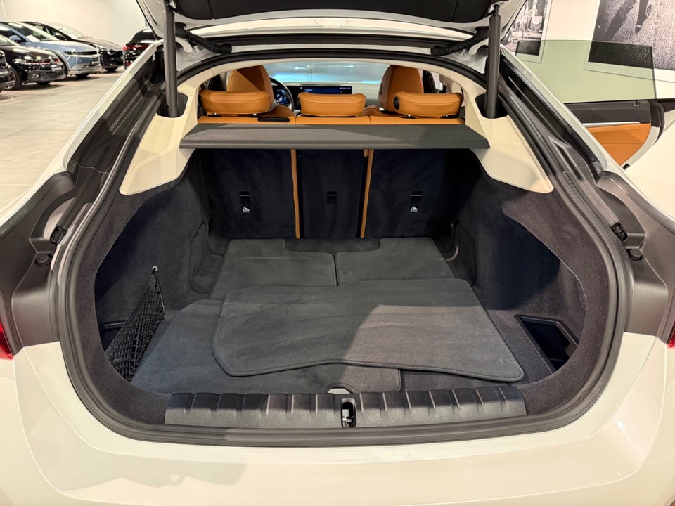 BMW i4 eDrive35 Charged 5d