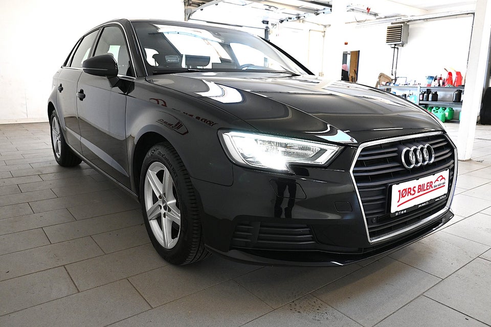 Audi A3 30 TDi Sportback 5d