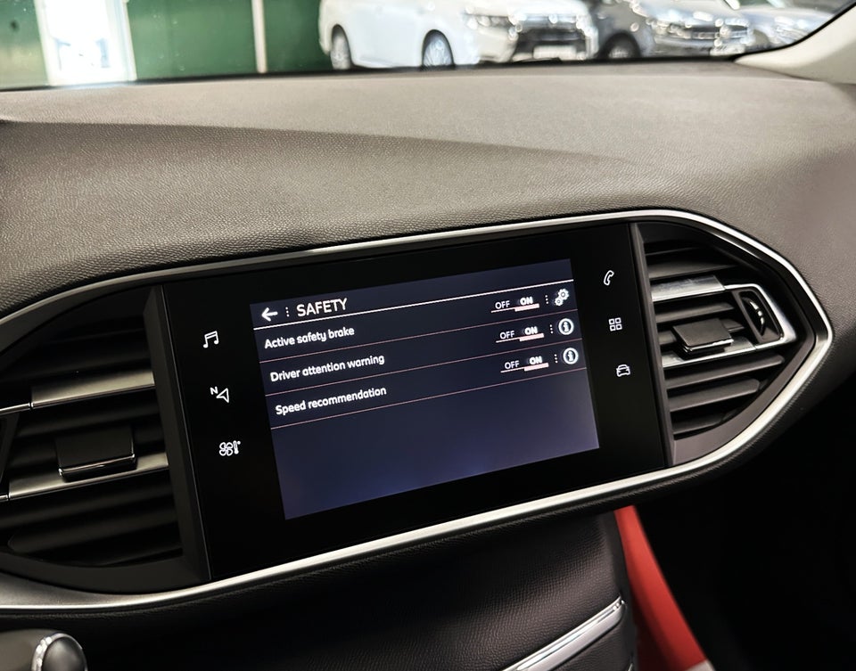 Peugeot 308 1,5 BlueHDi 130 Selection Sky SW 5d