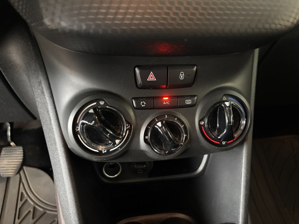 Peugeot 2008 1,2 VTi 82 Active 5d