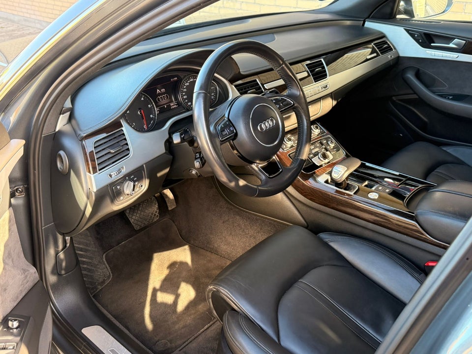 Audi A8 3,0 TDi 258 quattro Tiptr. lang 4d