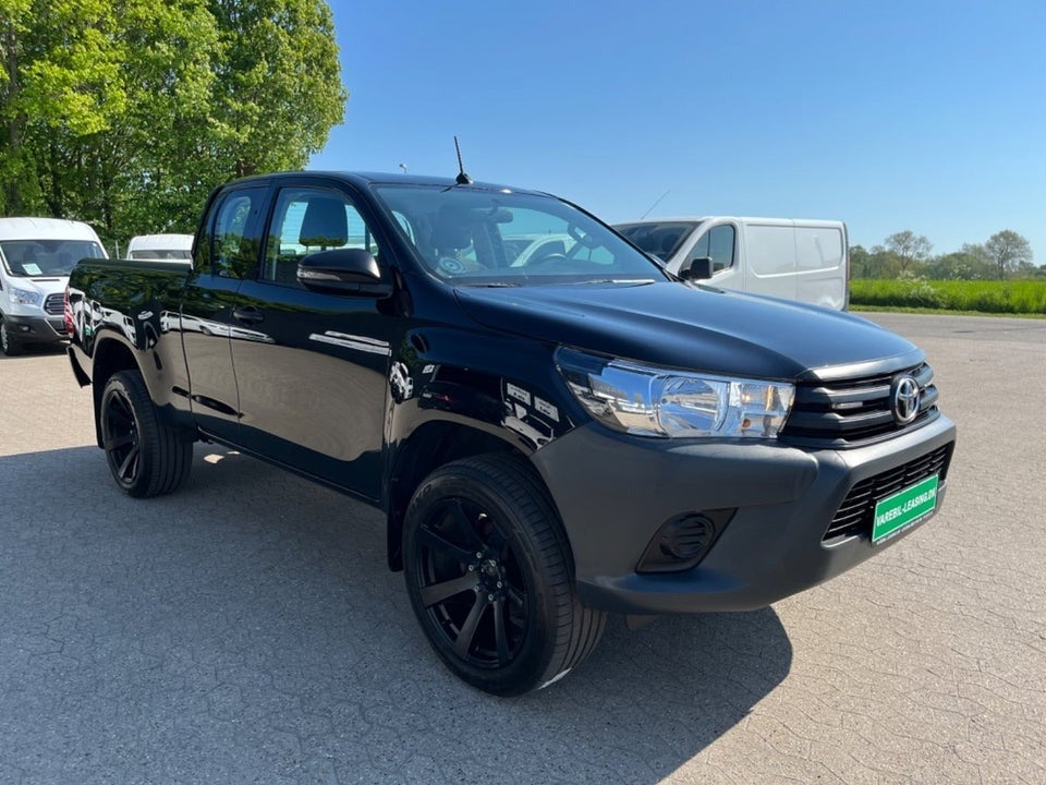 Toyota HiLux 2,4 D-4D 150 T2 Ex.Kab 4x4 4d