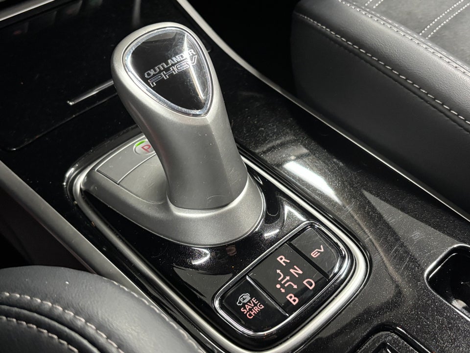 Mitsubishi Outlander 2,4 PHEV Intense CVT 4WD 5d