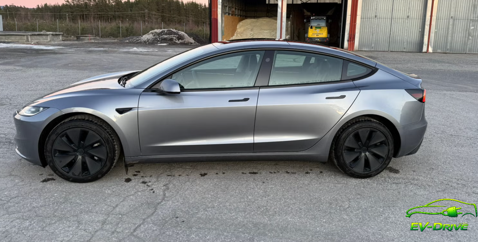 Tesla Model 3 Long Range RWD 4d