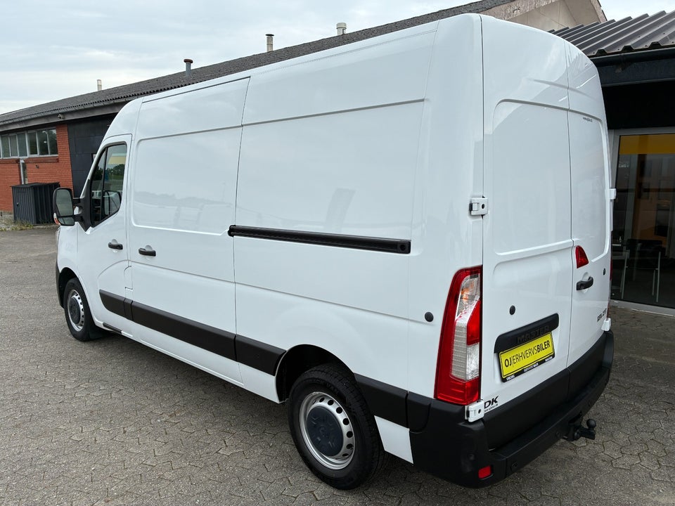 Renault Master IV T33 2,3 dCi 150 L2H2 Kassevogn