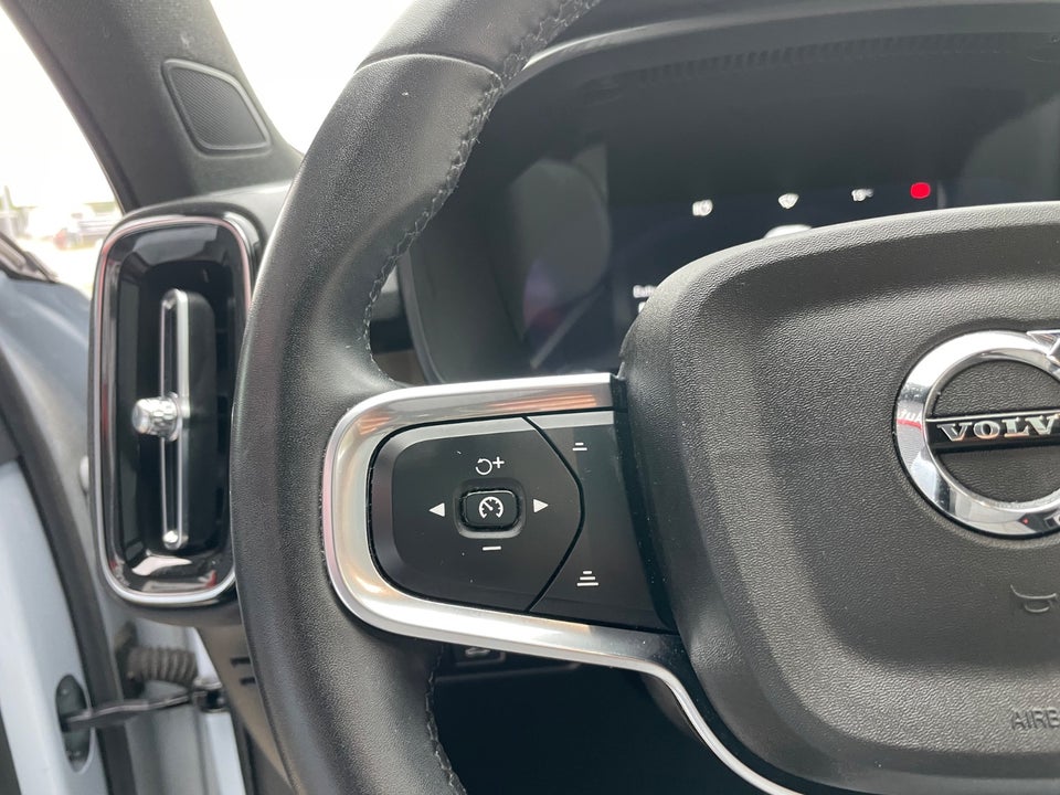 Volvo XC40 ReCharge Twin Ultimate 5d