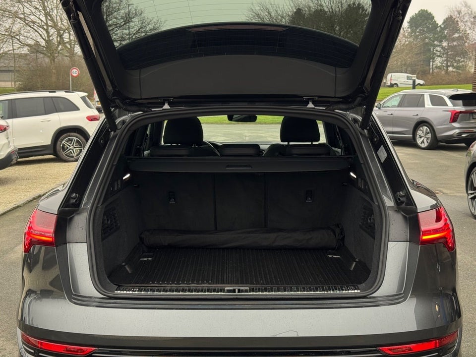 Audi e-tron 55 S-line quattro 5d