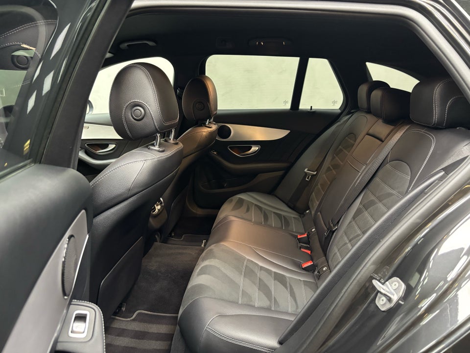 Mercedes C300 d 2,0 AMG Line stc. aut. 5d