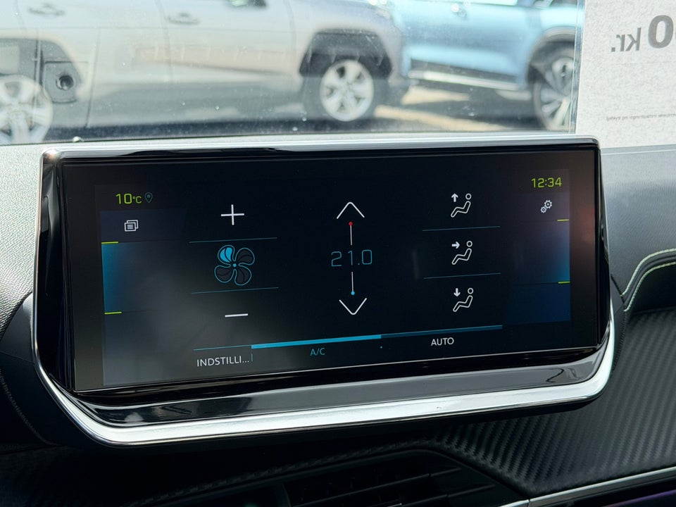 Peugeot e-208 50 GT 5d