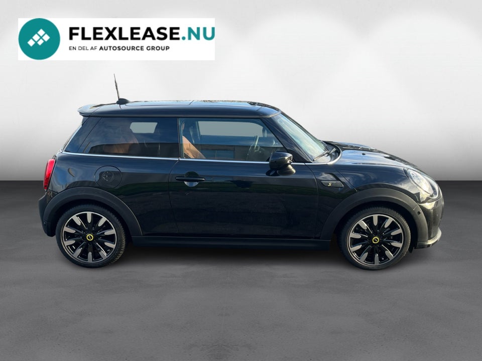 MINI Cooper SE Essential 3d