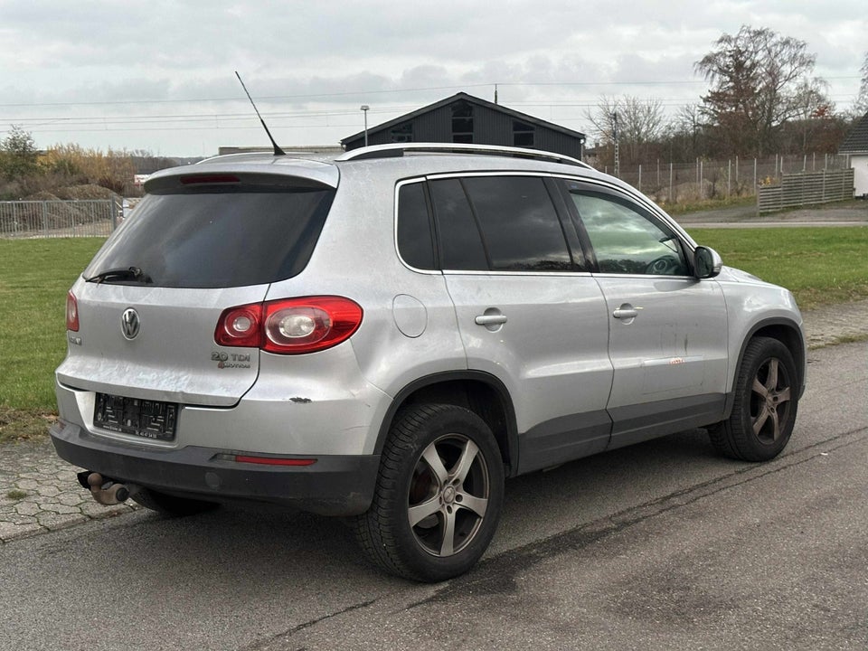 VW Tiguan 2,0 TDi 140 Track & Field Tiptr. 4Motion Van 5d