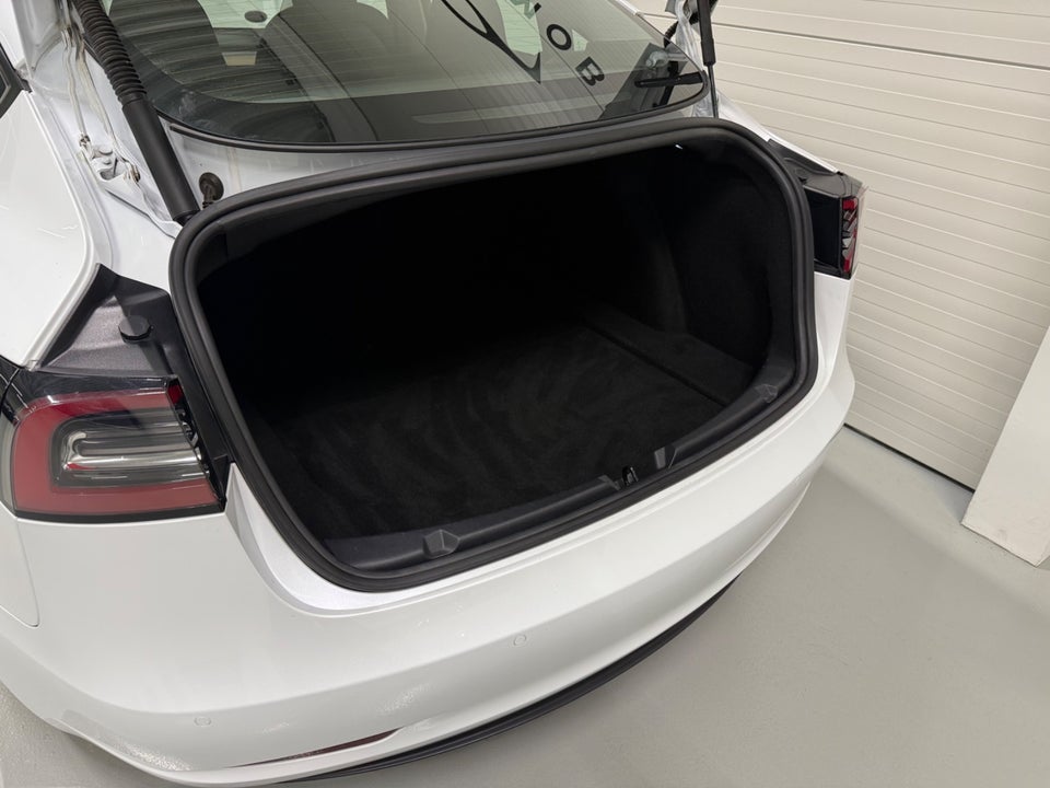 Tesla Model 3 Long Range AWD 4d