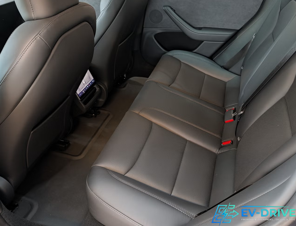 Tesla Model 3 Long Range AWD 4d
