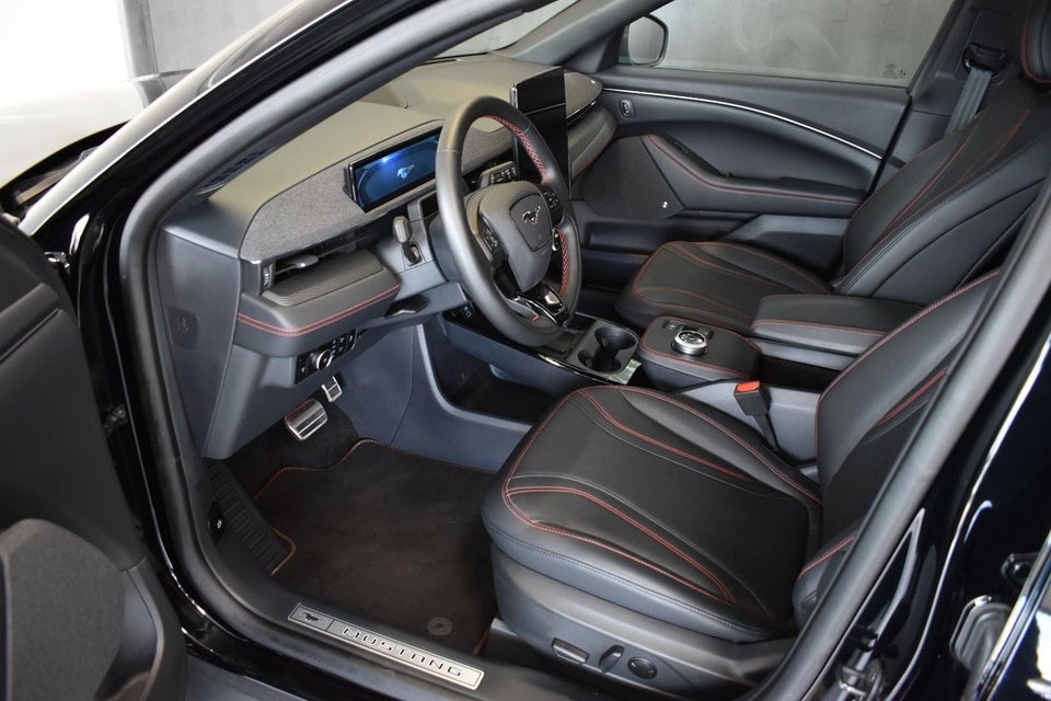 Ford Mustang Mach-E 75 Premium Standard Range AWD 5d