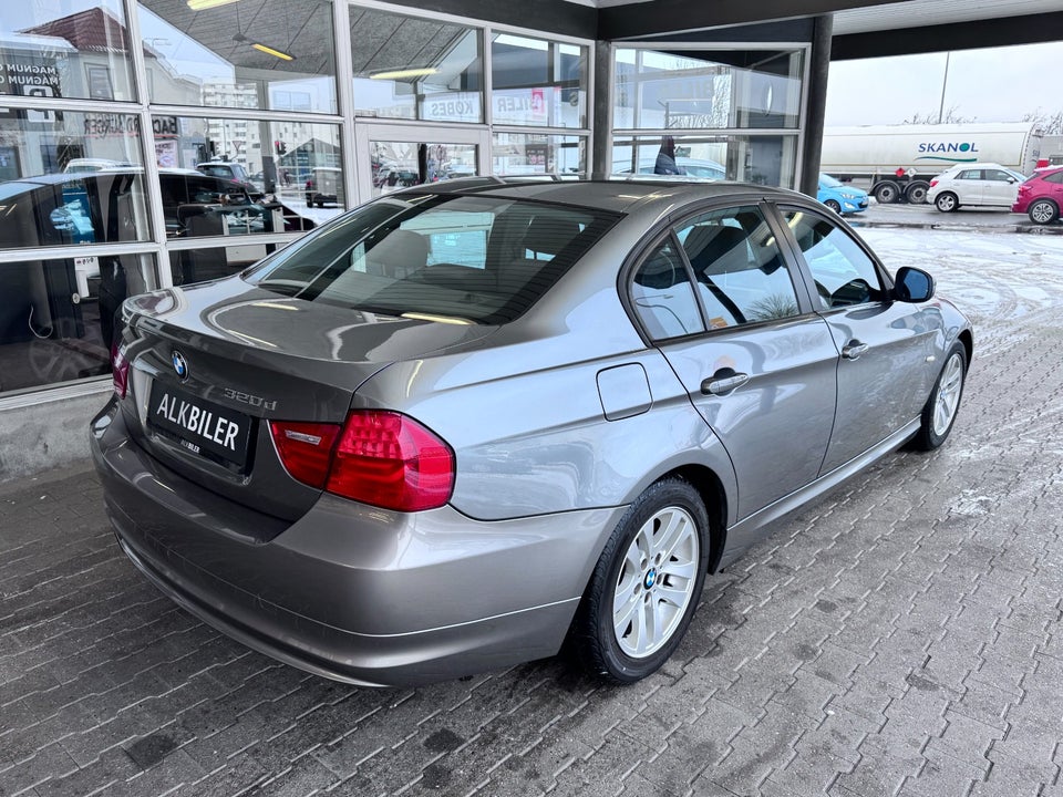 BMW 320d 2,0  4d