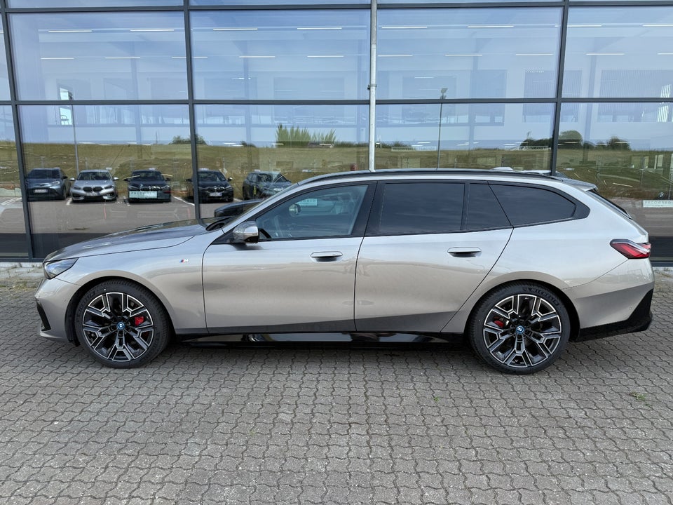 BMW i5 eDrive40 Touring Fully Charged 5d