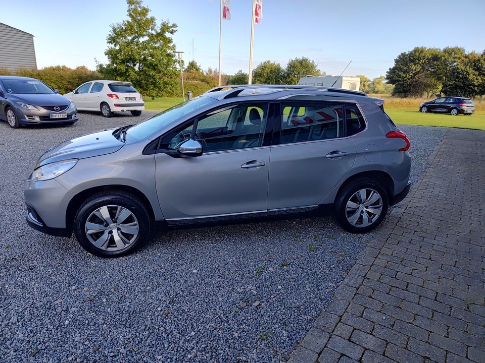 Peugeot 2008 1,2 e-THP 110 Active Sky 5d