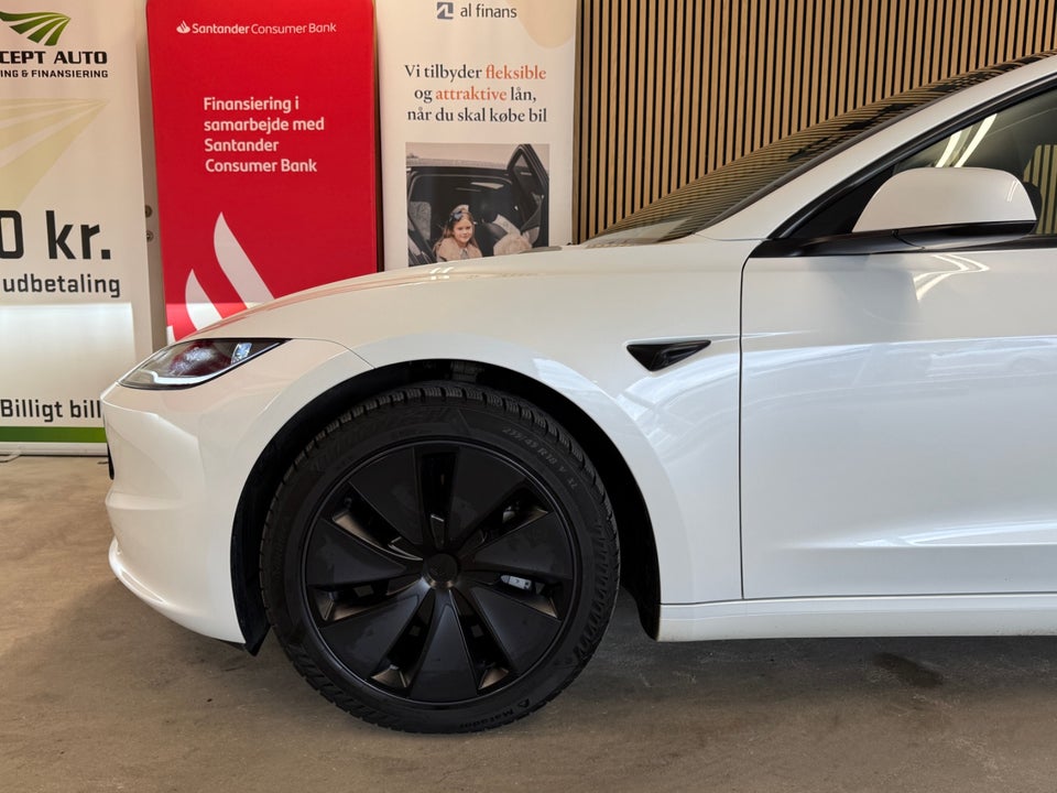 Tesla Model 3 Long Range AWD 4d
