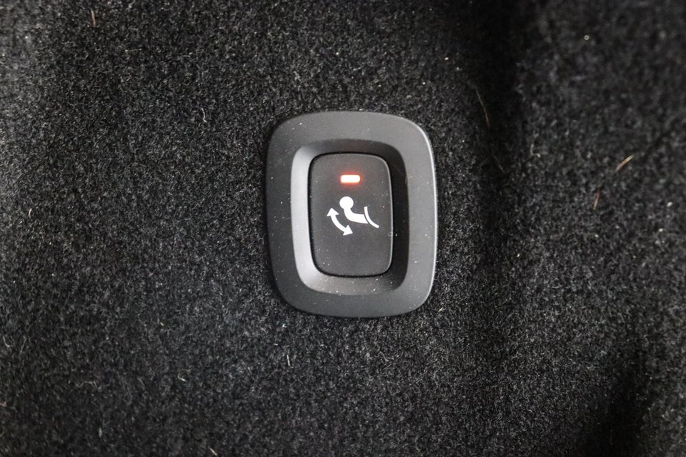 Volvo XC60 2,0 B4 197 R-Design aut. AWD 5d