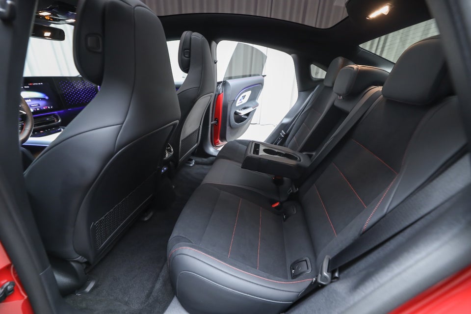 Mercedes CLA350 EQ AMG Premium 4Matic 4d
