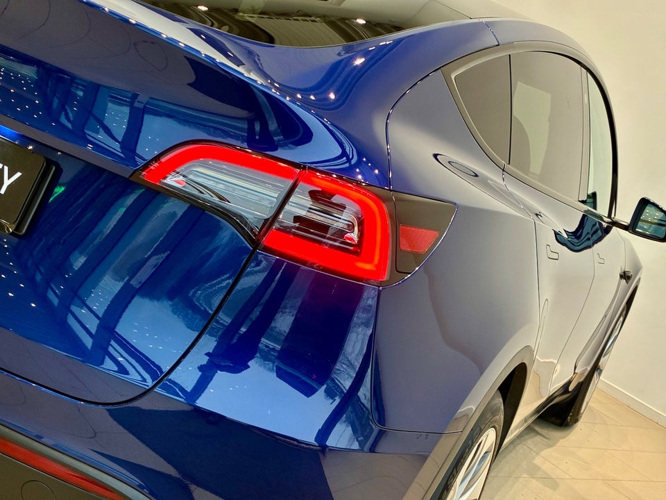 Tesla Model Y RWD 5d