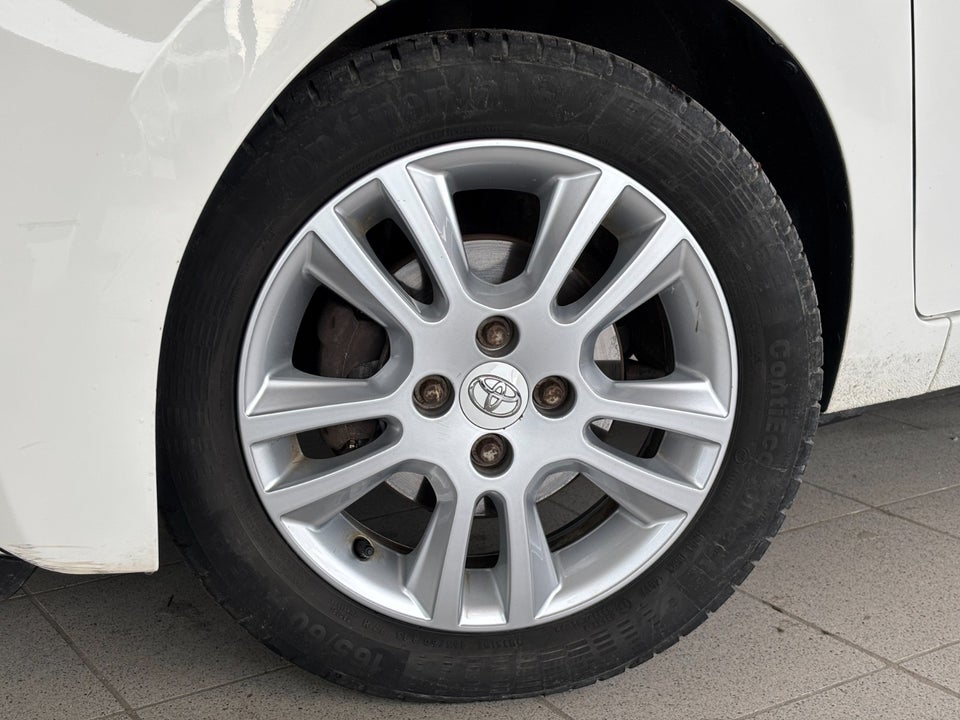 Toyota Aygo 1,0 VVT-i x-play 5d