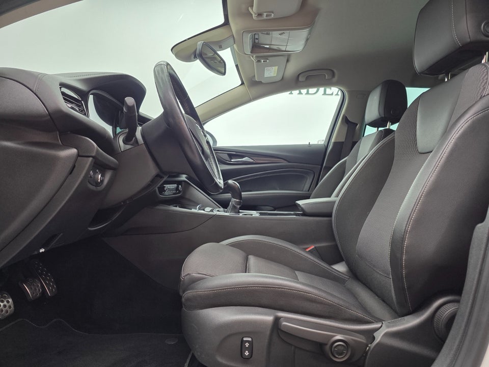 Opel Insignia 1,5 T 165 Dynamic Sports Tourer 5d