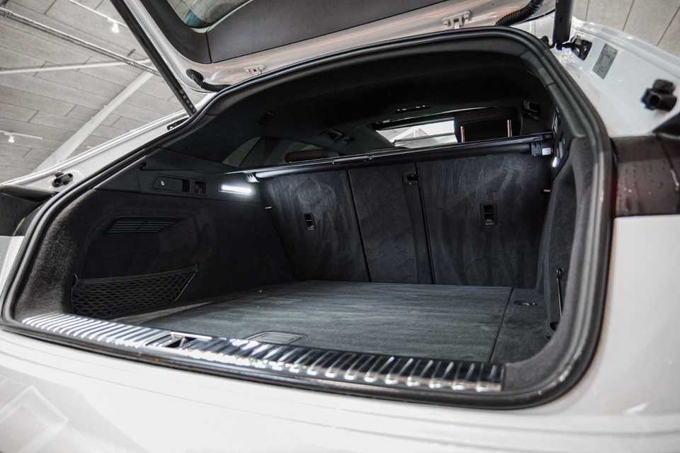 Audi Q8 e-tron 55 S-line quattro 5d