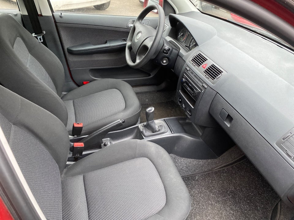 Skoda Fabia 1,4 16V 75 Ambiente Combi 5d