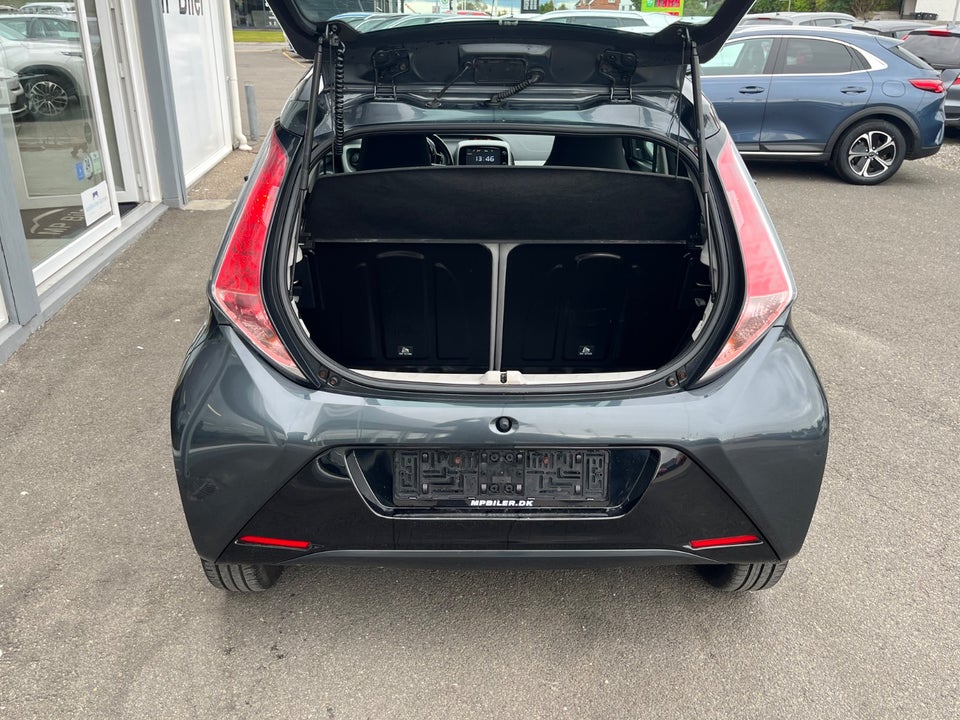 Toyota Aygo 1,0 VVT-i x-black II x-shift 5d