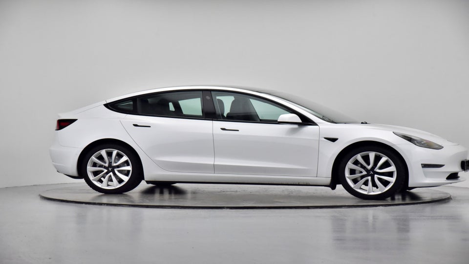 Tesla Model 3 Long Range AWD 4d