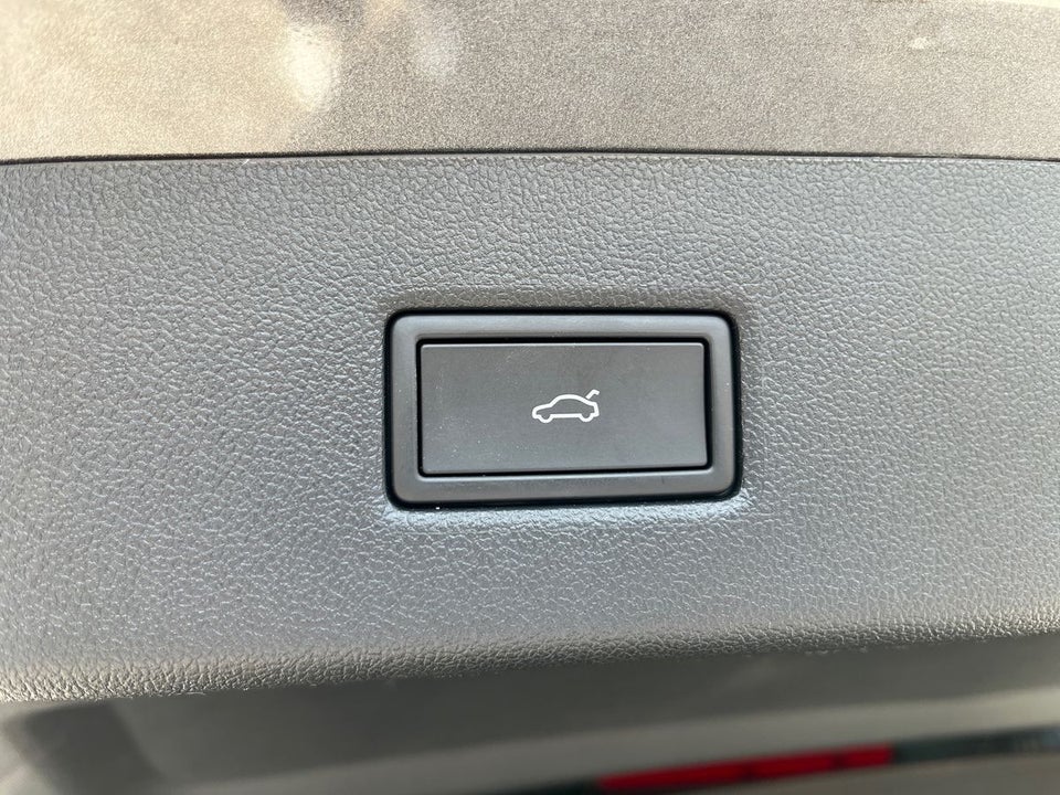 Ford Explorer 77 Premium Extended Range 5d