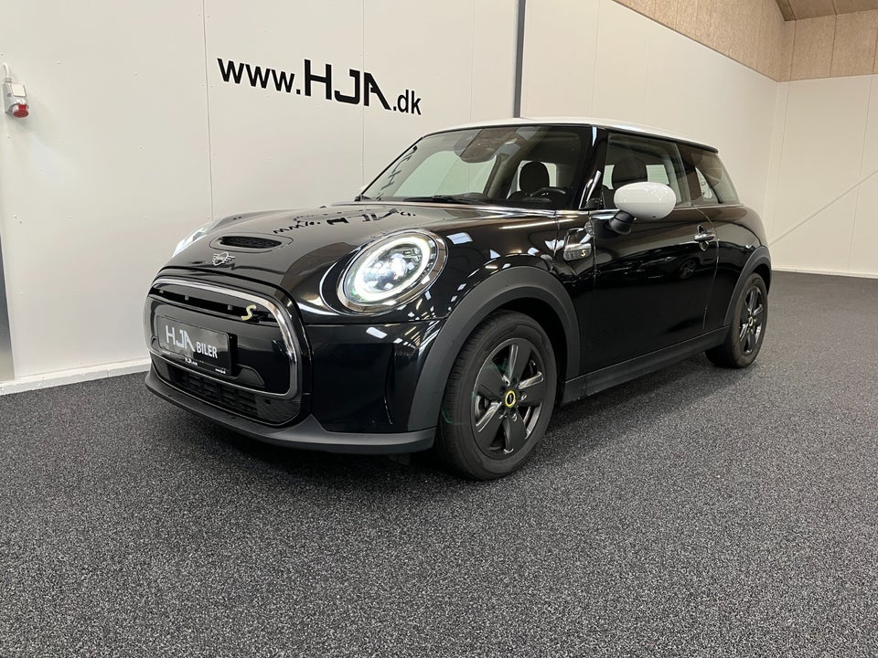 MINI Cooper SE Essential 3d