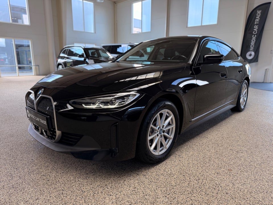 BMW i4 eDrive35 Charged 5d