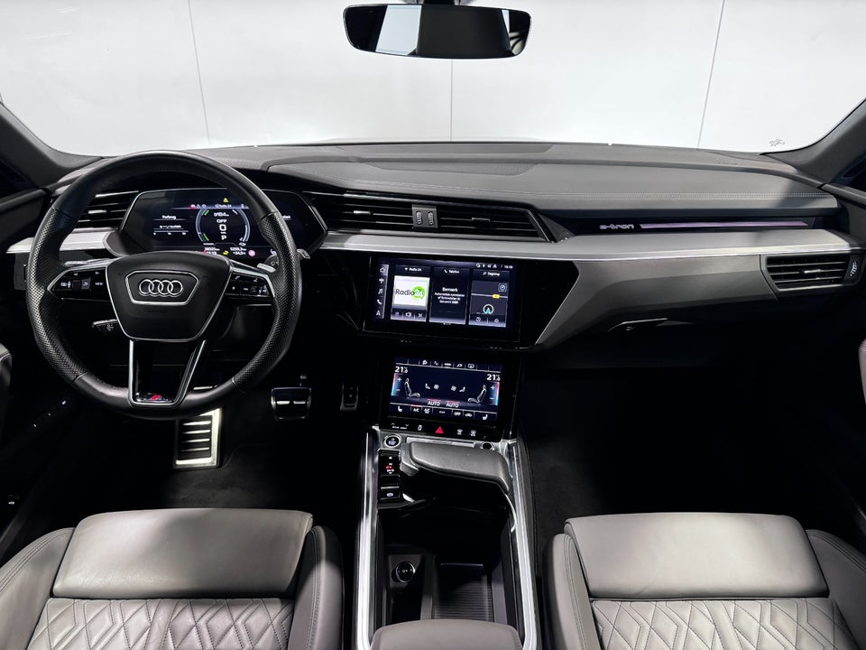 Audi Q8 e-tron 55 Advanced S-line quattro 5d