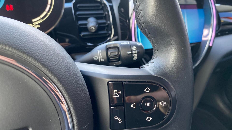 MINI Cooper SE Essential 3d