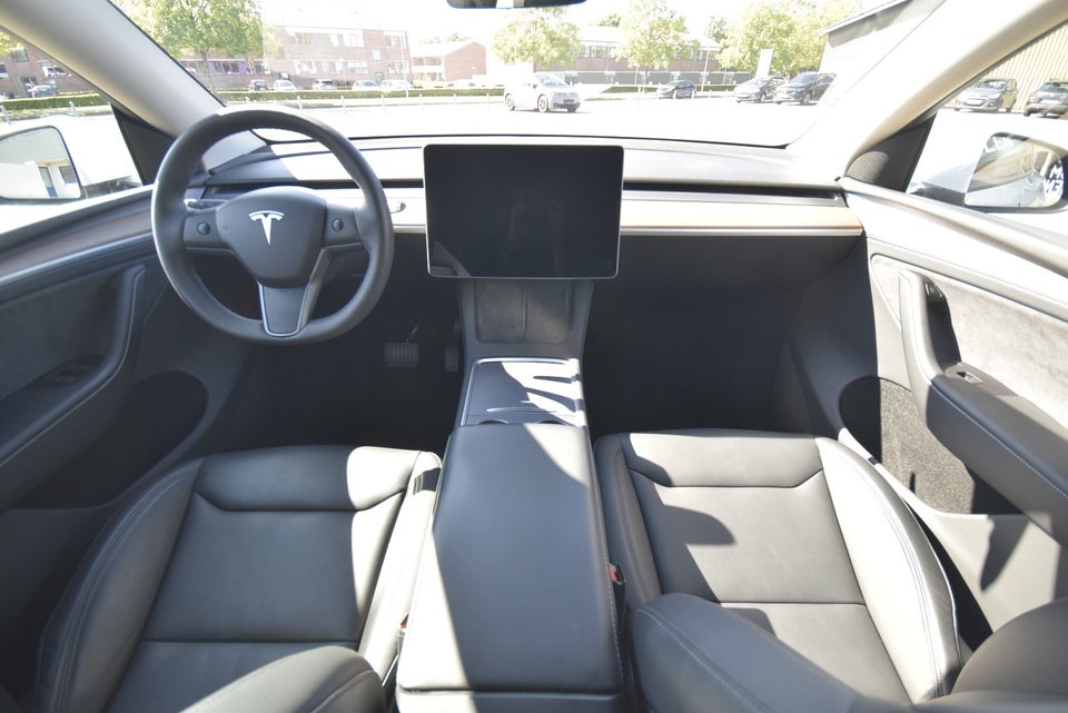 Tesla Model Y RWD 5d